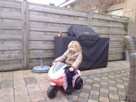 Echt leuk die rondjes door de tuin.